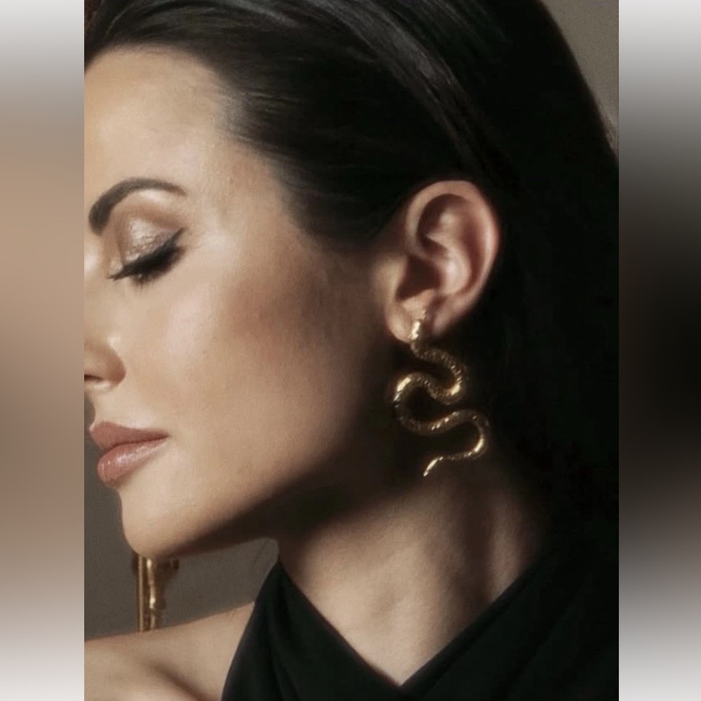 Elegant Statement Snake Design Earrings in Gold color